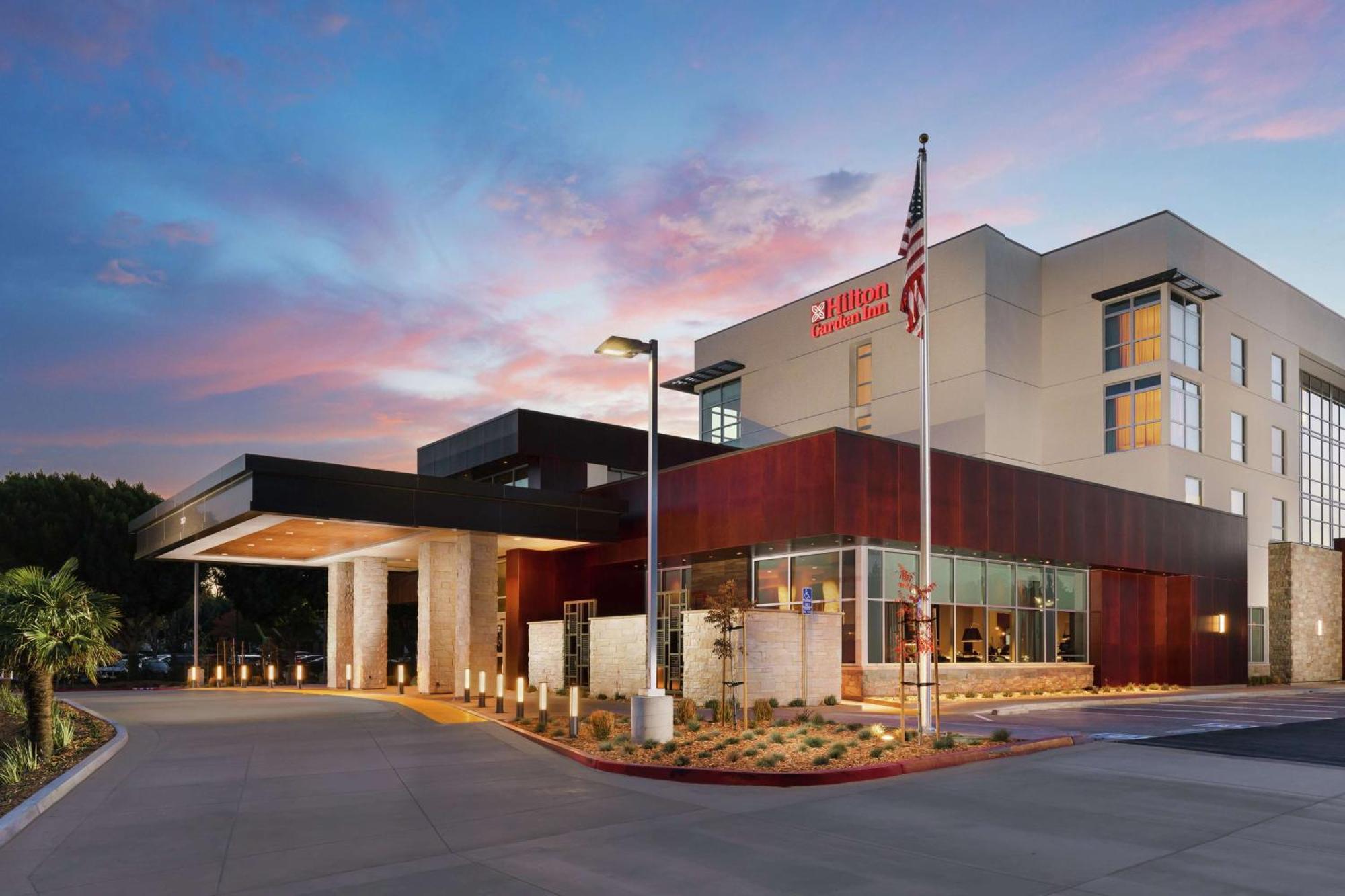 Hilton Garden Inn Sunnyvale Exterior photo